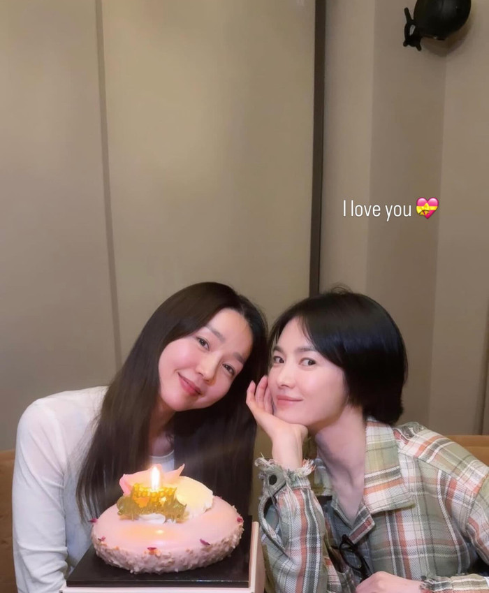 Song Hye Kyo và Lee Jin thỉnh thoảng gặp gỡ.