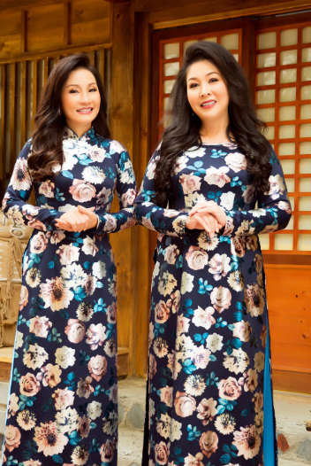 Hồng Vân và Hồng Đào.