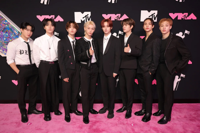 Stray Kids lập kỳ tích trên Billboard 200, thành tích chỉ còn kém The Beatles Ảnh 4