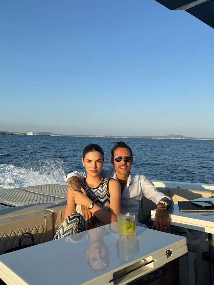Người đẹp Miss Universe duy trì hôn nhân hạnh phúc bên chồng hơn 31 tuổi.