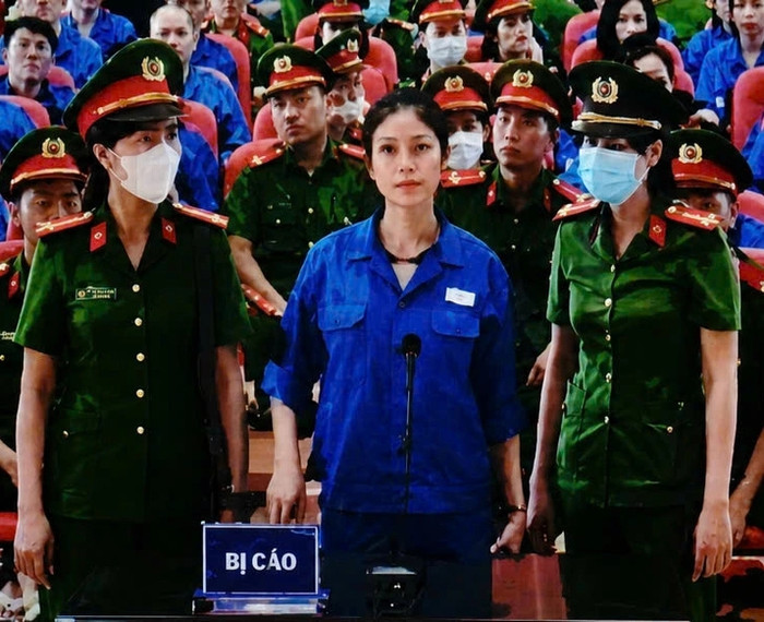 Bị cáo Nguyễn Đỗ Trúc Phương tại điểm cầu Trại tạm giam Chí Hòa (T30) - Ảnh chụp màn hình: QUANG ĐỊNH&nbsp;