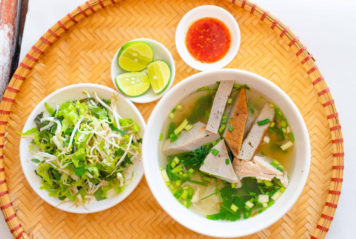 Cùng Phương Mỹ Chi, thưởng thức loạt đặc sản ở quê hương 'Người Thương' Ảnh 2