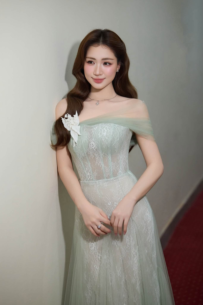 Hòa Minzy phản hồi thông tin có thai (Ảnh: FBNV)&nbsp;