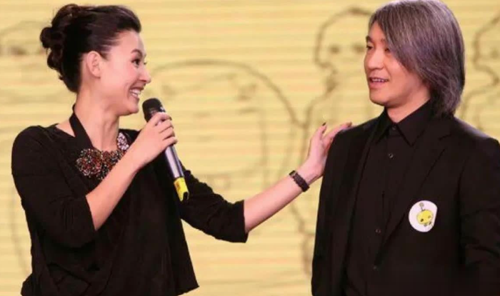 Từ cuộc gặp năm 1999, Trương Bá Chi và Châu Tinh Trì duy trì một mối duyên đặc biệt của điện ảnh Hong Kong kéo dài gần ba thập kỷ. Ảnh: Weibo.