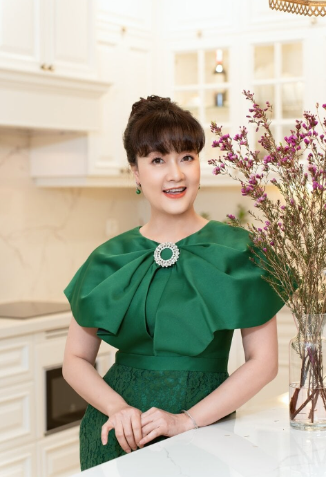 &nbsp;Nghệ sĩ Vân Dung.