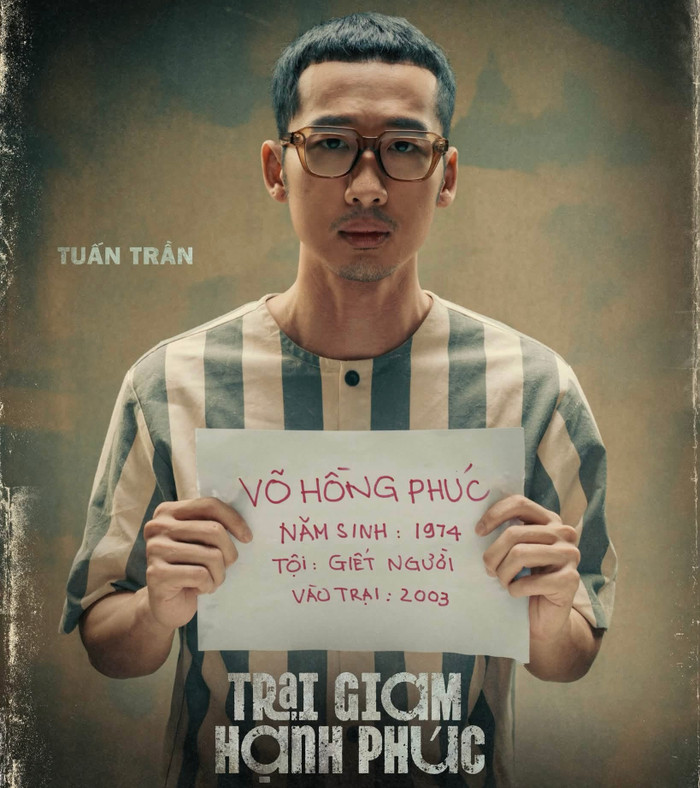 Tuấn Trần vào vai thầy giáo Phúc trong Trại giam hạnh phúc.