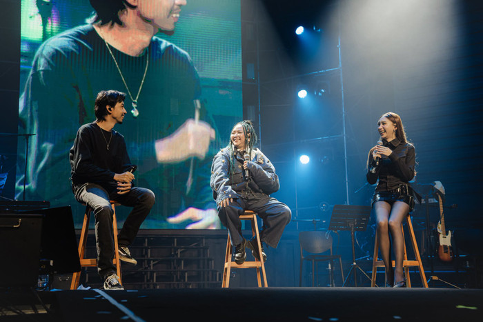 Đen Vâu hội ngộ Lynk Lee trong concert của Kimmese (Ảnh: FBNV).