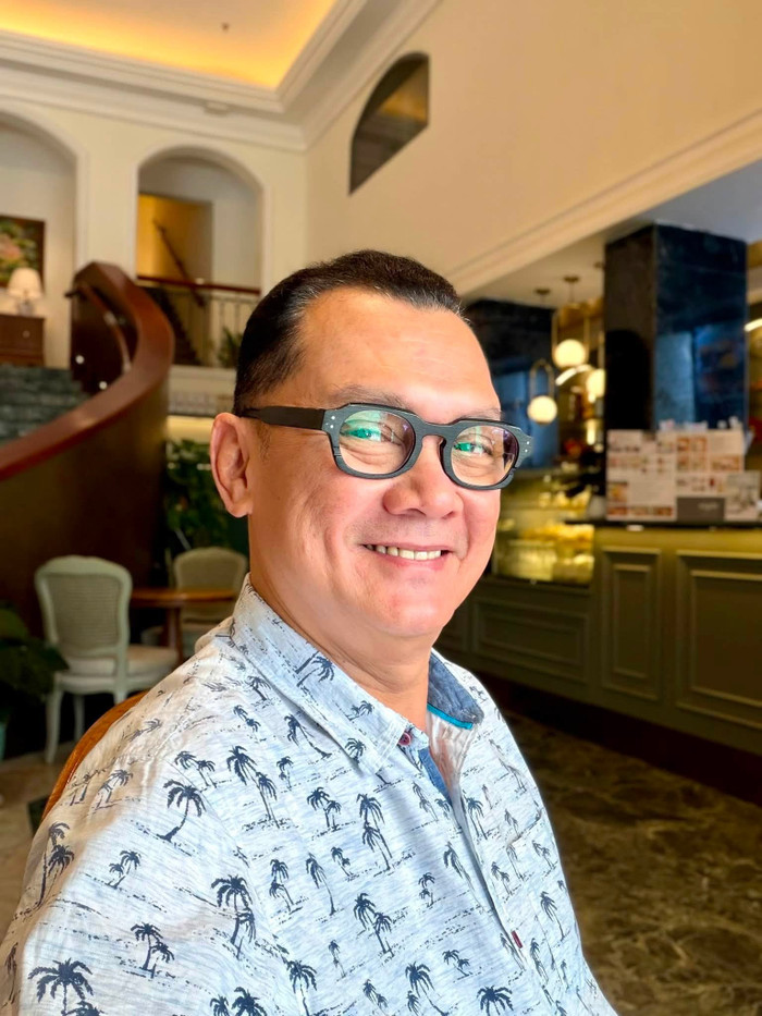 NSƯT Hữu Châu chia sẻ trên trang cá nhân những suy ngẫm về cuộc sống và chuyện làm nghề ở tuổi 60. Ảnh: FBNV