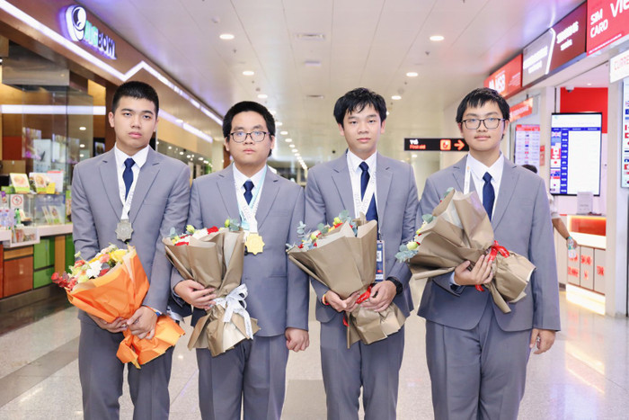 Cả 4 học sinh tham dự đều đoạt giải. &nbsp;Ảnh: Bộ GD&ĐT&nbsp;