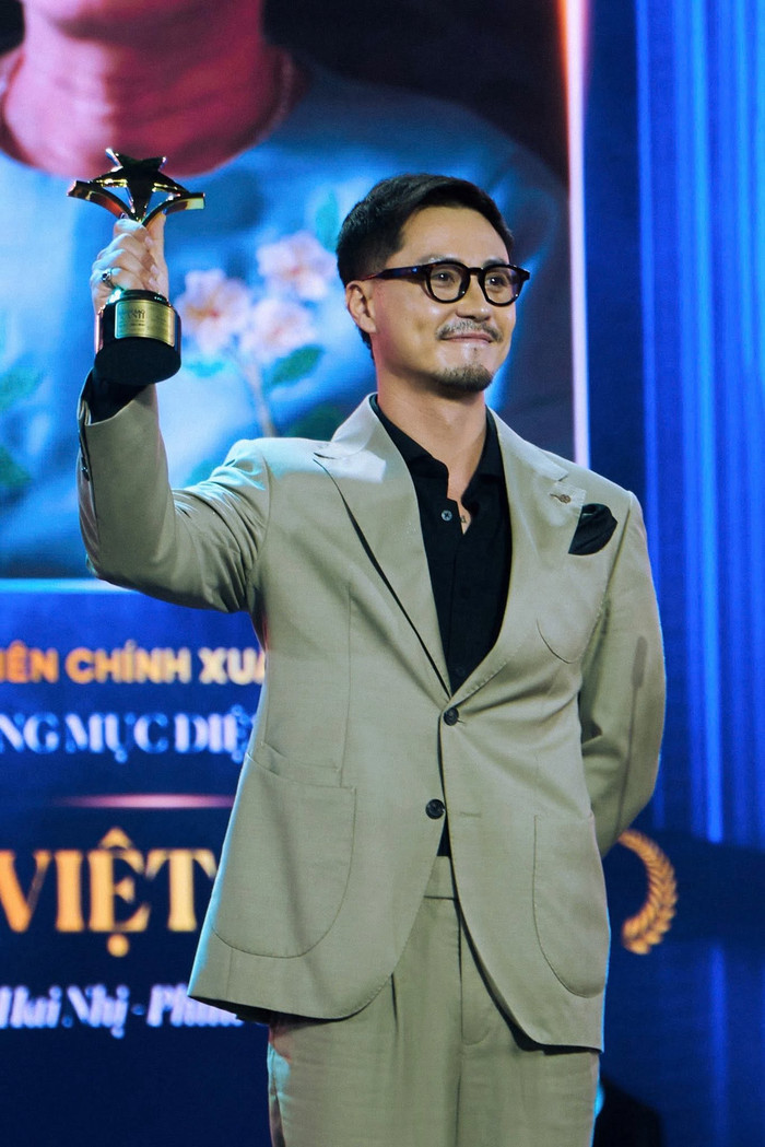 Vai cảnh vệ Bình trong Tử chiến trên không giúp Thanh Sơn cho thấy hình ảnh mạnh mẽ, khác biệt với những vai nam chính lãng mạn trước đây. Ảnh: FBNV.