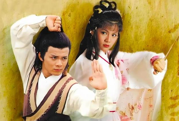 Huỳnh Nhật Hoa và Ông Mỹ Linh trong vai Quách Tĩnh và Hoàng Dung.