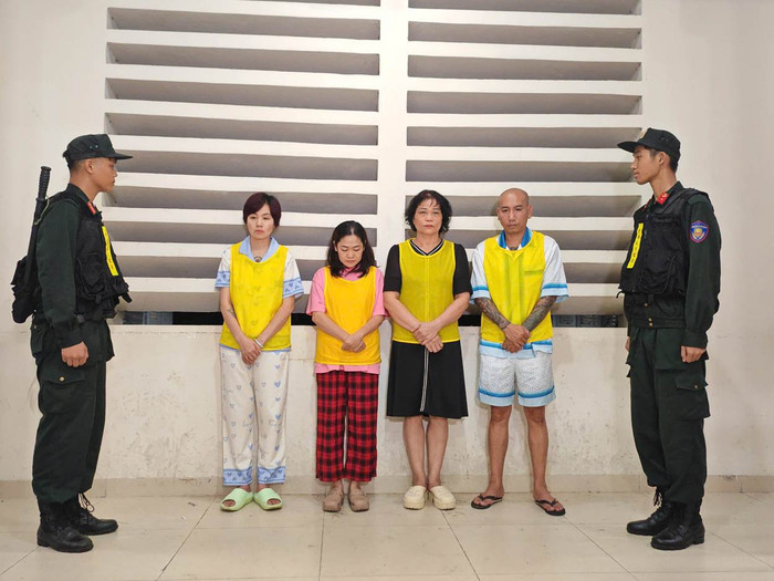 Các đối tượng tại cơ quan Công an. &nbsp;Ảnh: Công an TP Hà Nội