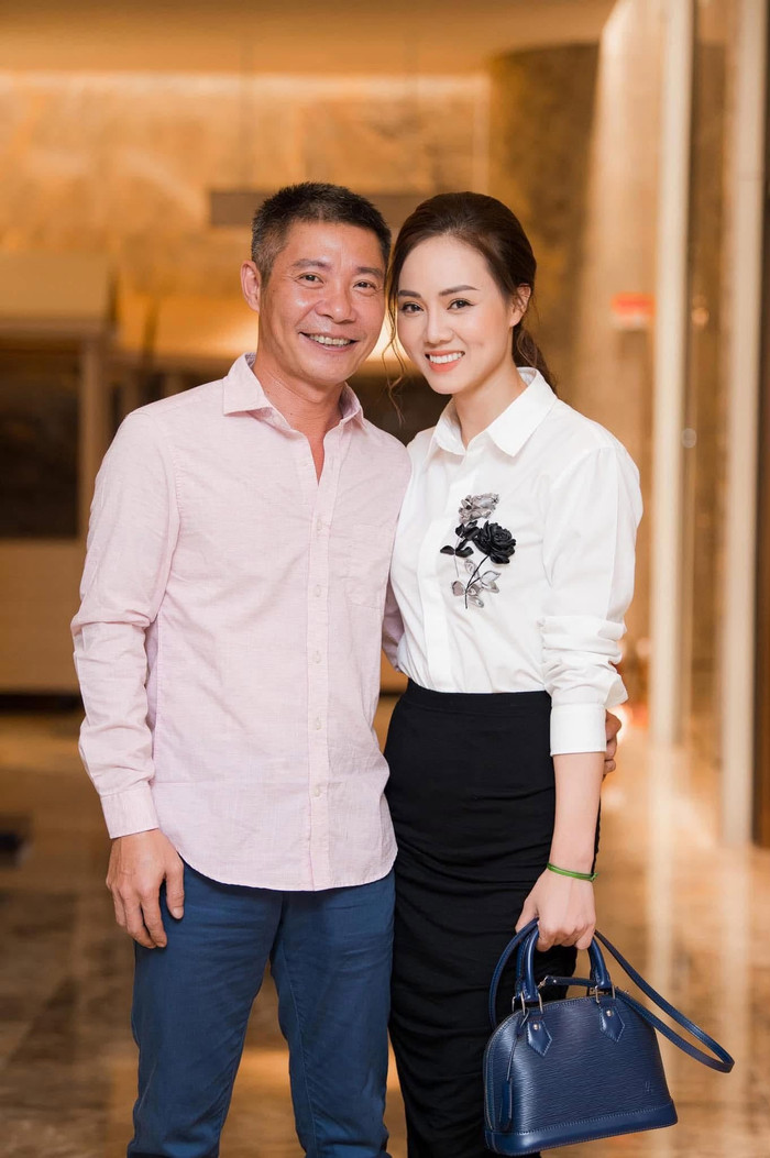 Ngọc Hà luôn đồng hành bên Công Lý trong hành trình điều trị và phục hồi sức khỏe sau biến cố năm 2021. Ảnh: FBNV.