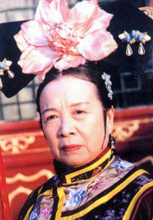 Dung ma ma trong Hoàn Châu cách cách.