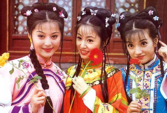 Kim Tỏa là một trong những nhân vật phụ để lại dấu ấn rõ nét trong Hoàn Châu Cách Cách.