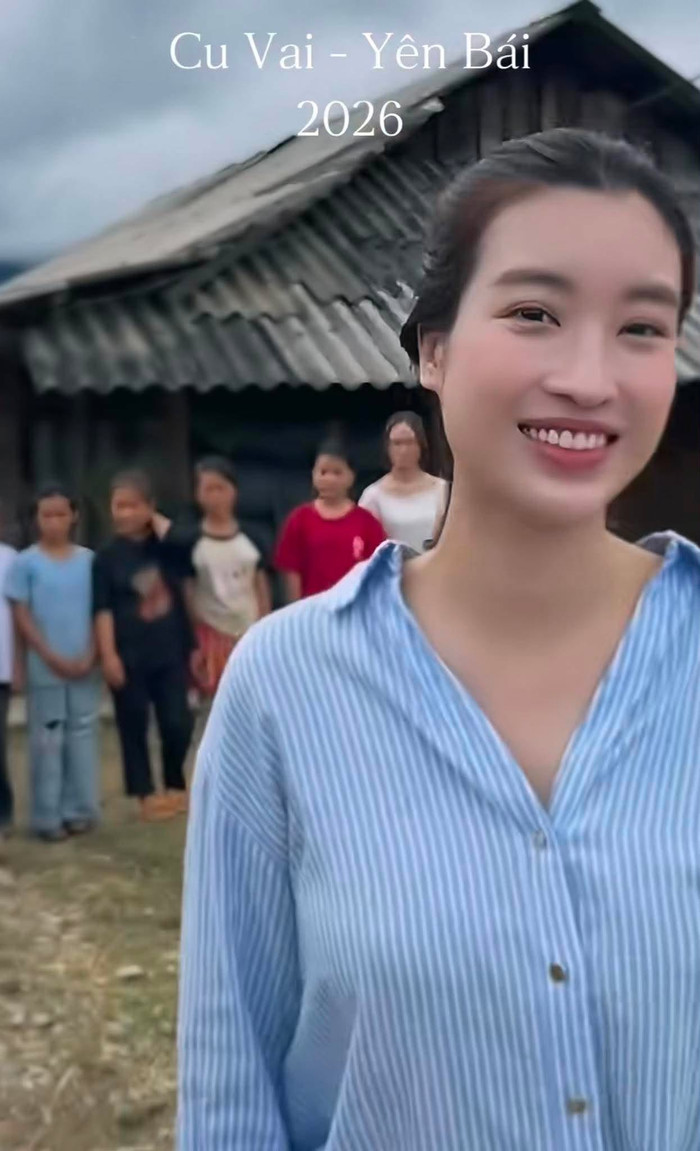 Hoa hậu Đỗ Mỹ Linh đến thăm nơi từng thực hiện dự án nhân ái cách đây 10 năm.&nbsp;