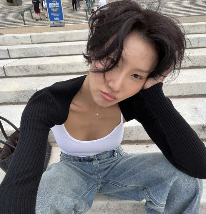Hwasa (MAMAMOO) khoe vóc dáng săn chắc, tỉ lệ cơ thể ấn tượng dù chỉ cao 1m60 Ảnh 1