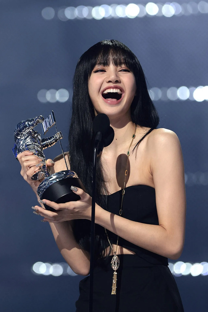 4 đề cử VMAs 2026 của Lisa gây tranh cãi Ảnh 2