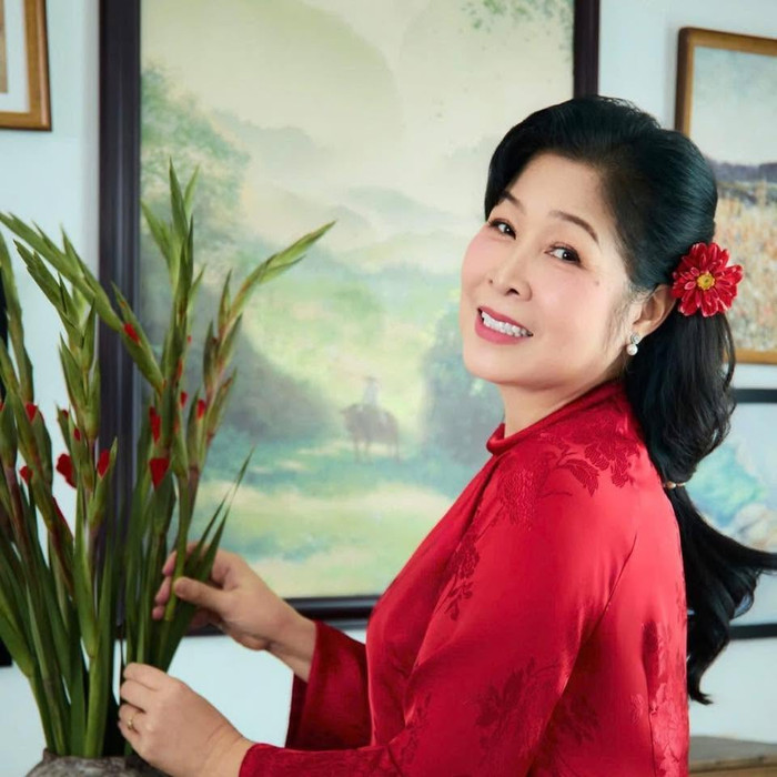 NSND Hồng Vân sở hữu khối tài sản nghệ thuật vô cùng đáng giá trước khi tái xuất màn ảnh với Lên Hương. (Ảnh: FBNV)