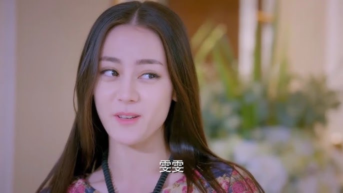 Biểu cảm linh hoạt và màu sắc hài hước của Địch Lệ Nhiệt Ba giúp Cao Văn nhiều lần trở thành tâm điểm dù chỉ là tuyến nhân vật phụ. Ảnh: Weibo.