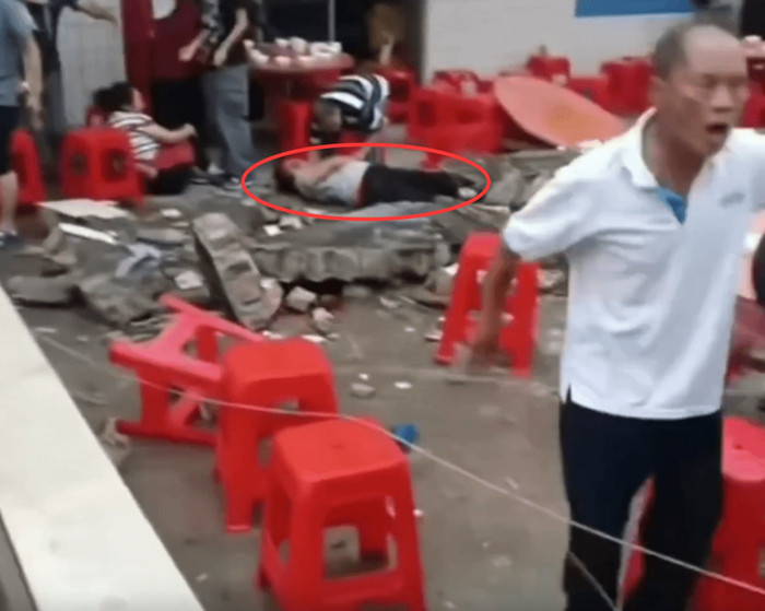 Bức tường nhà đổ sập tại tiệc mừng con đậu đại học, 5 người tử vong thương tâm Ảnh 3