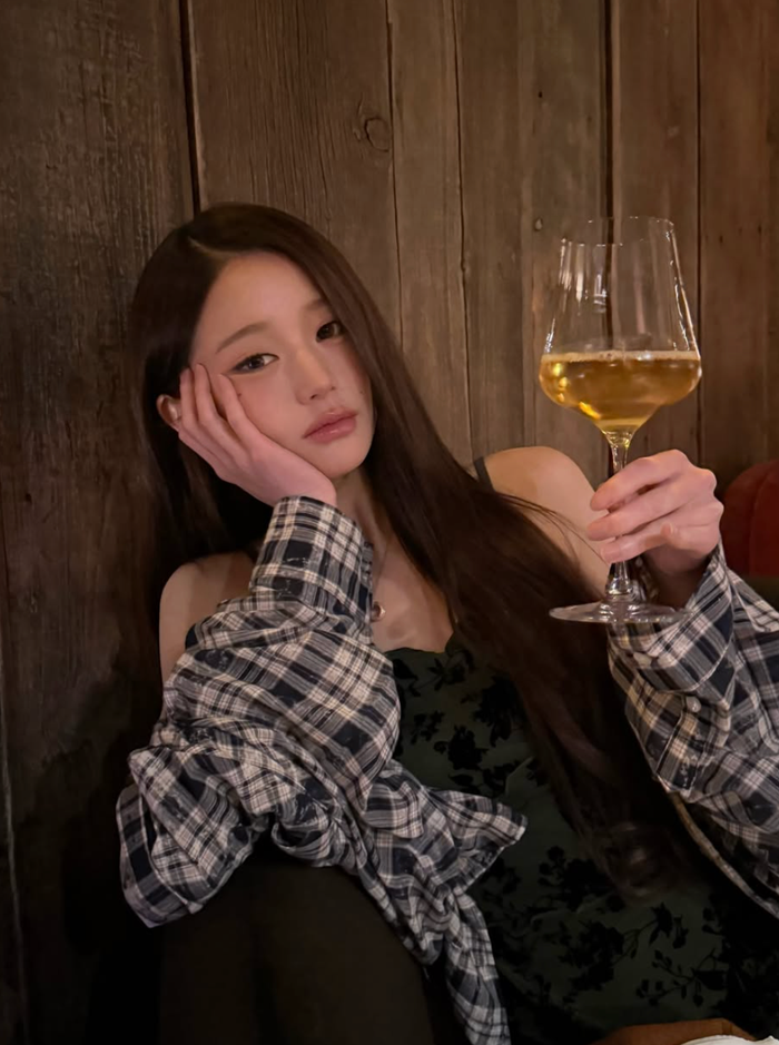 Jang Wonyoung (IVE) gây sốt với gương mặt nhỏ đến khó tin Ảnh 1