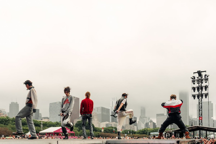 CORTIS bùng nổ tại Lollapalooza Chicago, chinh phục 50.000 khán giả trong lần đầu xuất hiện Ảnh 4
