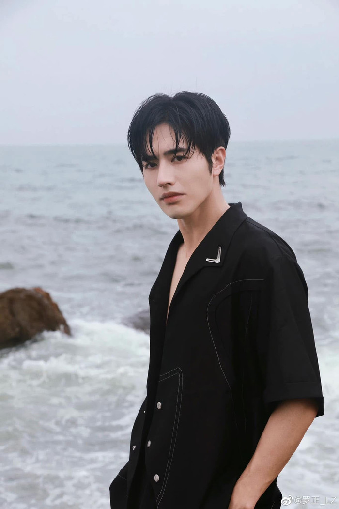 Sở hữu hàng loạt vai nam chính, La Chính vẫn chờ một vai diễn đổi đời. Ảnh: Weibo.