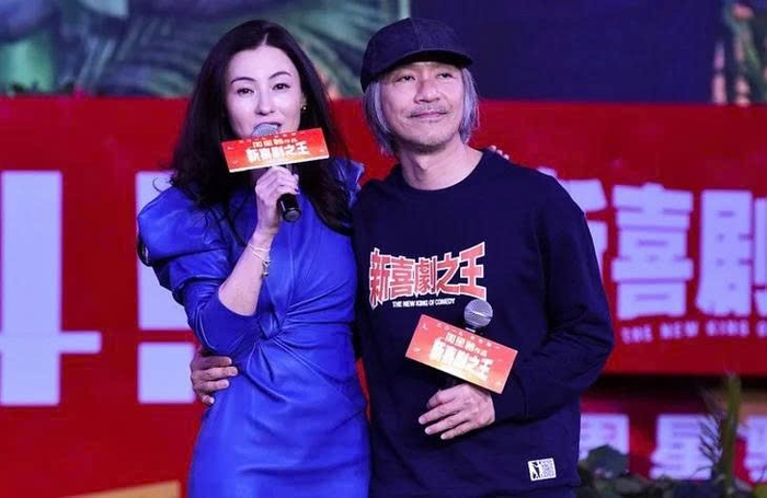 Trương Bá Chi nhiều lần công khai ủng hộ các dự án và gửi lời chúc mừng sinh nhật tới Châu Tinh Trì như một cách bày tỏ sự biết ơn. Ảnh: Sohu.