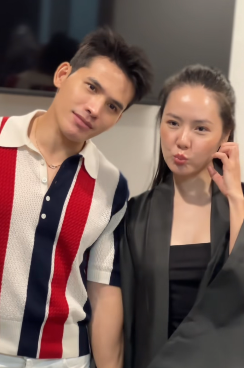 Ca sĩ Phương Linh được 'con trai' Quốc Thiên chăm sóc tận tình.