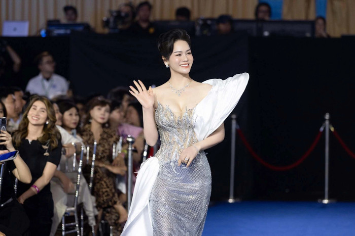 Ca sĩ Nhật Kim Anh tại một sự kiện giải trí.