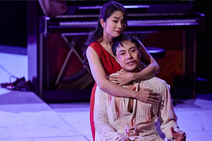 Dù hoạt động mạnh ở lĩnh vực phim ảnh, sân khấu vẫn giữ vị trí riêng trong sự nghiệp của Thanh Sơn.&nbsp;