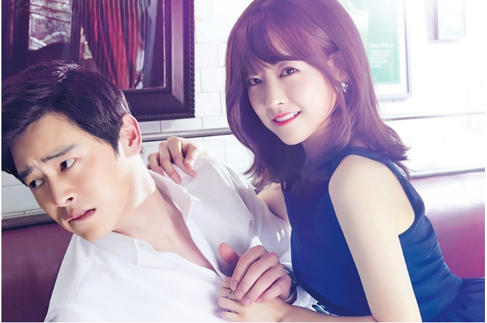 Na Bong Sun (Park Bo-young thủ vai) là một cô đầu bếp nhút nhát, sở hữu khả năng kỳ lạ là nhìn thấy ma. Năng lực này không chỉ khiến cô thường xuyên bị các linh hồn ám ảnh mà còn khiến cô trở nên tự ti, luôn dè dặt trong cuộc sống. Mọi chuyện trở nên rắc rối nhưng cũng không kém phần hài hước khi Bong Sun cho phép linh hồn của một cô gái trẻ qua đời trong hoàn cảnh bí ẩn nhập vào cơ thể mình. Tình huống càng trở nên éo le khi đầu bếp Kang Sun-woo (Jo Jung-seok thủ vai) đem lòng yêu Bong Sun, trong khi linh hồn đang nhập vào cô cũng nảy sinh tình cảm với vị đầu bếp. Từ đó hình thành một chuyện tình tay ba đặc biệt và đầy trớ trêu. Đằng sau câu chuyện tưởng chừng hỗn loạn và hài hước ấy là một tuyến truyện cảm động, thậm chí ám ảnh, khi linh hồn cô gái trẻ cố gắng tìm ra sự thật về cái chết của mình và tìm kiếm công lý.