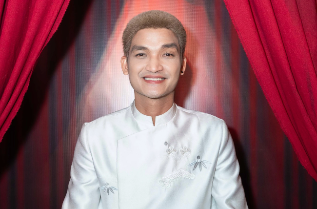 Mạc Văn Khoa.