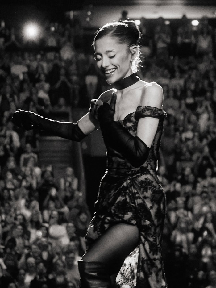 Ariana Grande gọi Eternal Sunshine Tour là trải nghiệm chữa lành đặc biệt nhất trong đời Ảnh 2