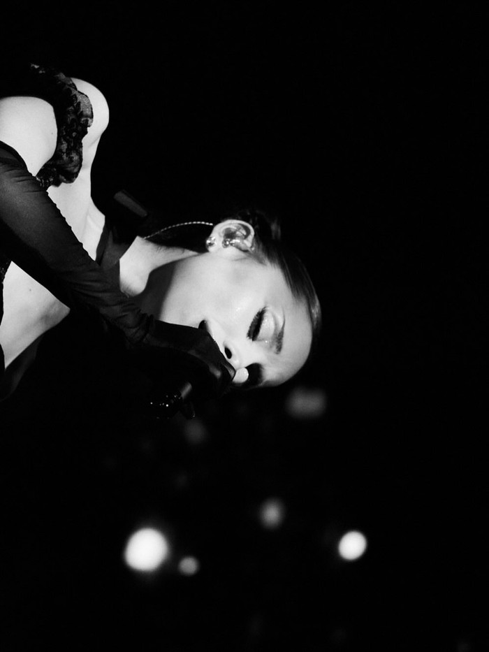 Ariana Grande gọi Eternal Sunshine Tour là trải nghiệm chữa lành đặc biệt nhất trong đời Ảnh 1