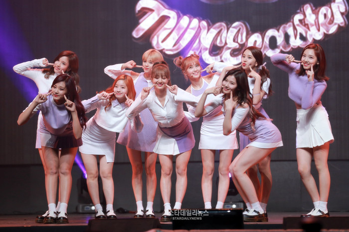 TWICE lập thêm thành tích khủng tại Nhật nhờ bản hit đình đám Ảnh 1