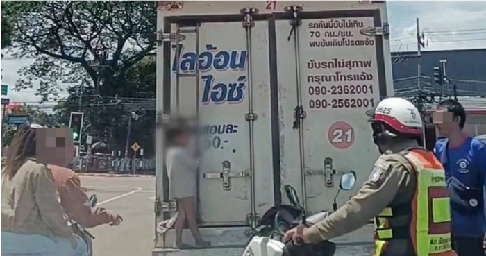 Bé trai 4 tuổi bám đuôi xe tải hơn 10 km, tài xế tá hỏa khi phát hiện Ảnh 1
