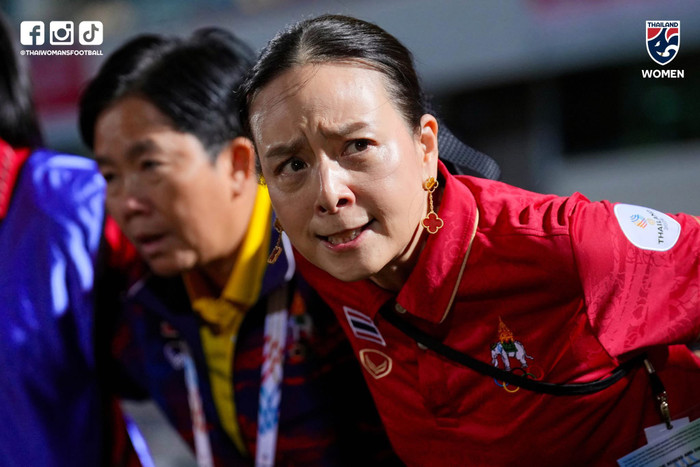 Madam Pang đang nỗ lực kêu gọi người hâm mộ đến sân cổ vũ cho Thái Lan khi đụng tuyển Việt Nam ở chung kết AFF Cup 2026. Ảnh: FAT