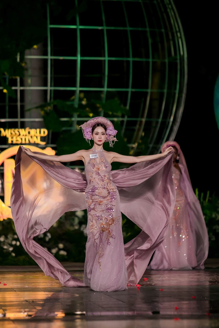 Bảo Ngọc giành chiến thắng khi lọt Top 60 ở phần thi Top Model.&nbsp;