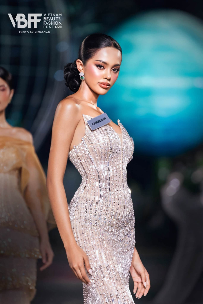 Người đẹp đến từ Campuchia gây ấn tượng trong phần thi Top Model.&nbsp;