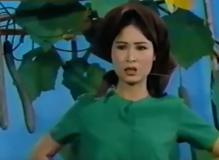 NSND Hồng Vân chia sẻ lại hình ảnh ngày trẻ của mình trong vở kịch Bà Mất Gà, Ông Mất Nết. (Ảnh: Chụp màn hình)