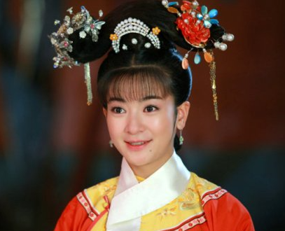 Lý Thạnh thử sức với vai Tiểu Yến Tử trong Tân Hoàn Châu Cách Cách năm 2011.