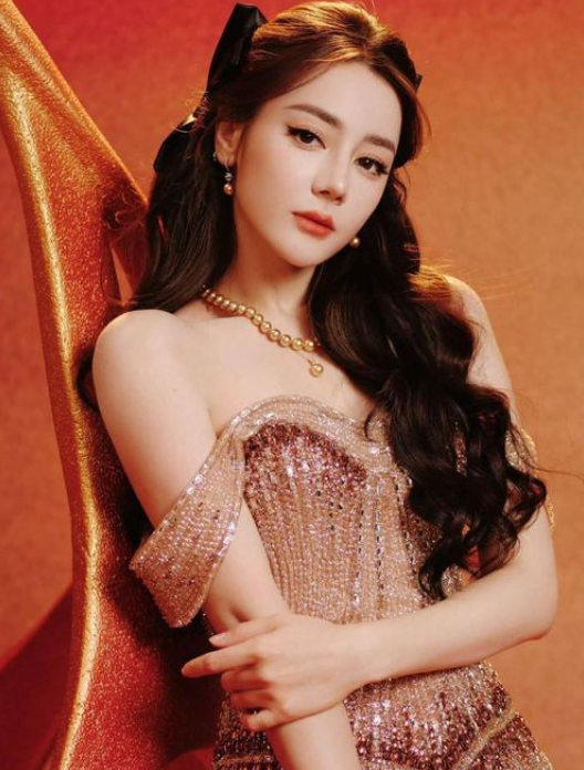 Địch Lệ Nhiệt Ba.