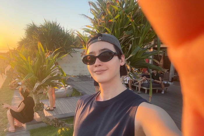 Lee Jong Suk cập nhật tình hình sau chia tay IU.