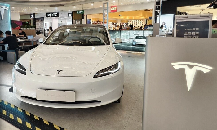 Không chỉ Tesla, Xiaomi, Leapmotor, Xpeng, Geely và nhiều hãng xe khác cũng triển khai biện pháp khắc phục tại Trung Quốc. Ảnh: Reuters.