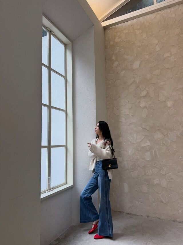 Loạt ảnh lần này tiếp tục cho thấy một Suzy gần gũi và tự nhiên trong cuộc sống thường ngày.&nbsp;