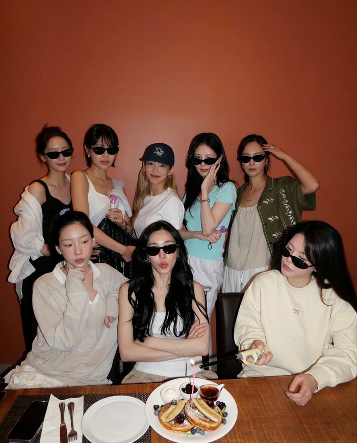 Những chia sẻ từ Yoon Ah khiến khán giả 'dậy sóng', chờ đợi màn trở lại đầy đủ đội hình của SNSD.