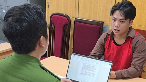 Đối tượng Nguyễn Văn Sinh tại cơ quan Công an.&nbsp;