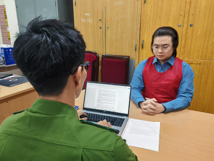 Đối tượng Phạm Tuấn tại cơ quan Công an.